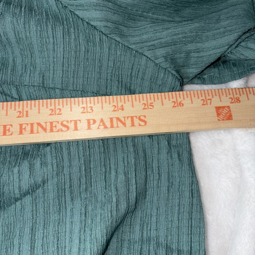 Emery Rose Sage Green Textured Top Plus Size 4XL Bell Sleeve Boho Breezy Casual - Picture 5 of 9